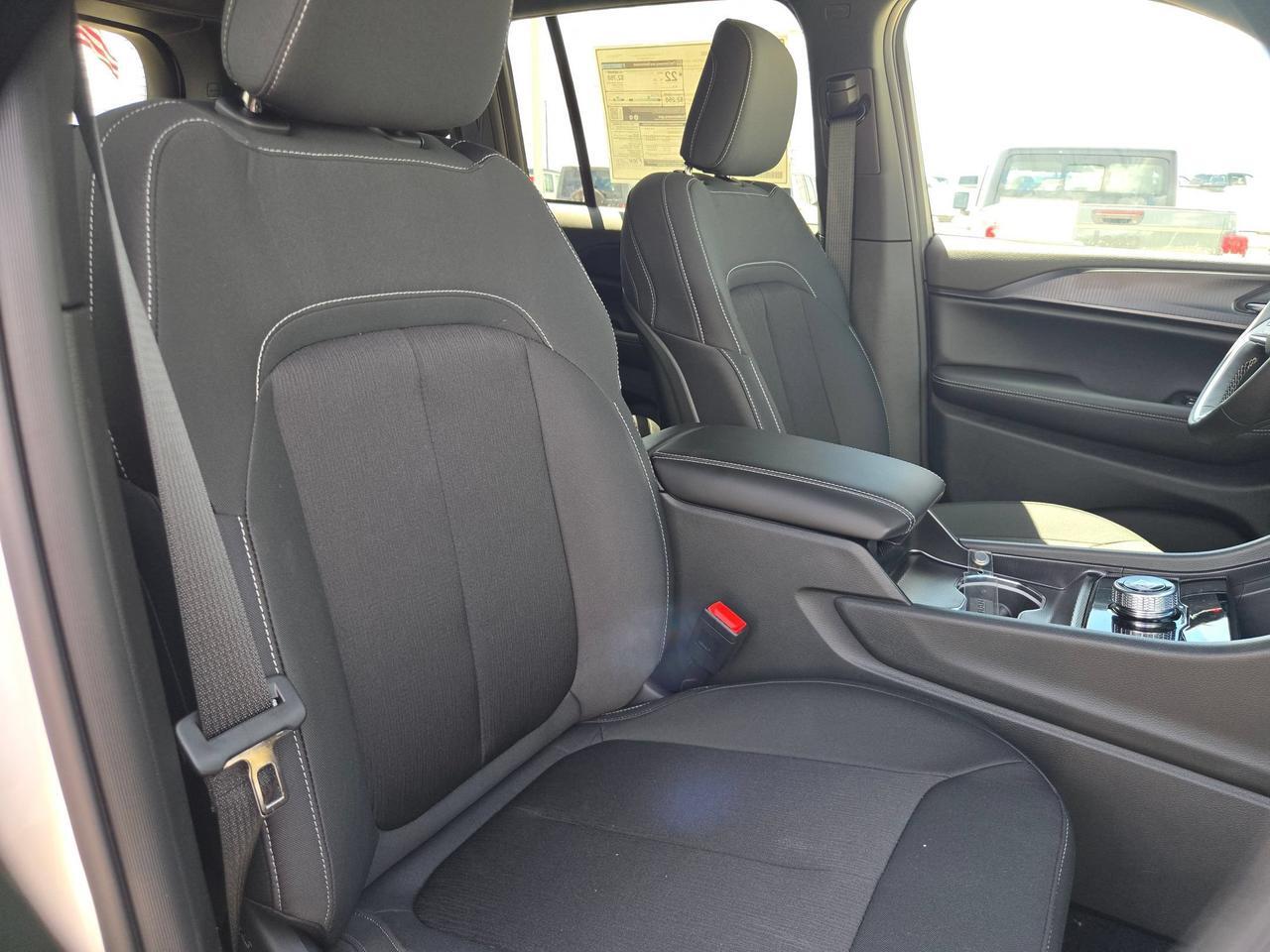 2026 Jeep Grand Cherokee Laredo X Castroville TX