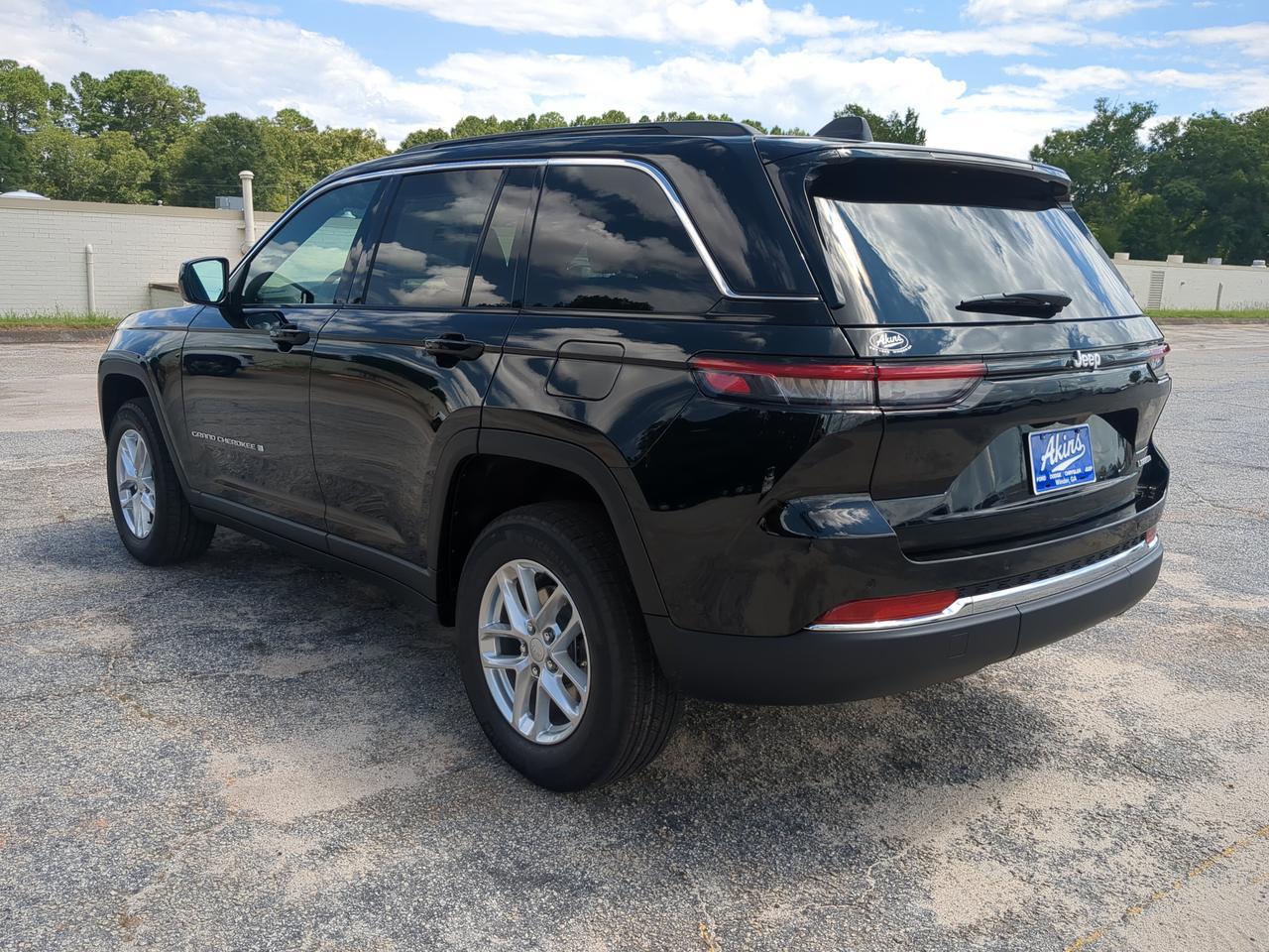 2026 Jeep Grand Cherokee Laredo X Winder GA