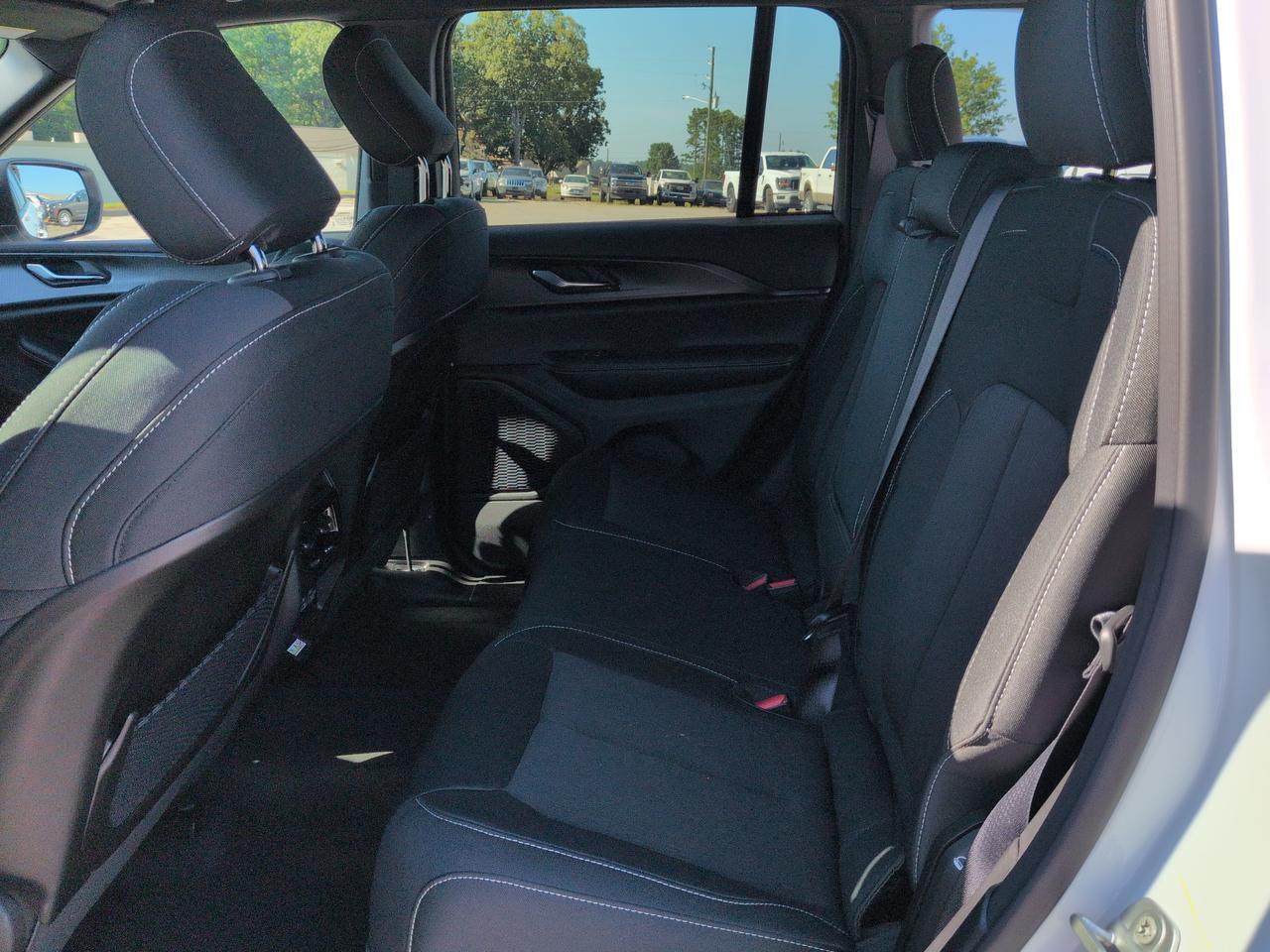 2026 Jeep Grand Cherokee Laredo X Winder GA