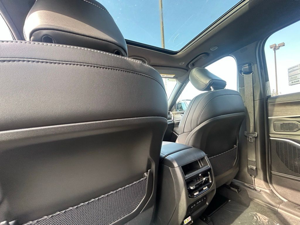 2026 Jeep Grand Cherokee Limited Crestwood KY