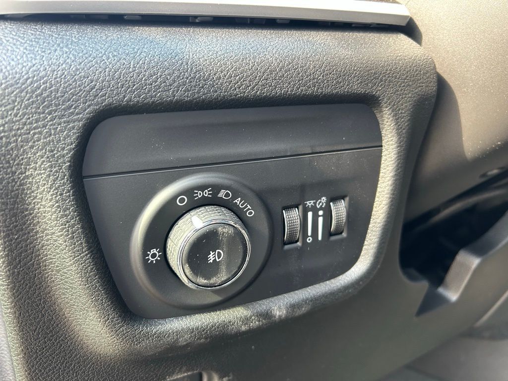 2026 Jeep Grand Cherokee Limited Crestwood KY