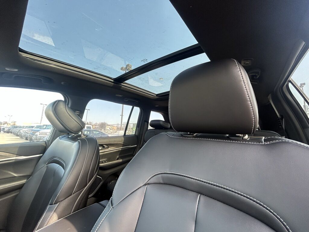 2026 Jeep Grand Cherokee Limited Crestwood KY