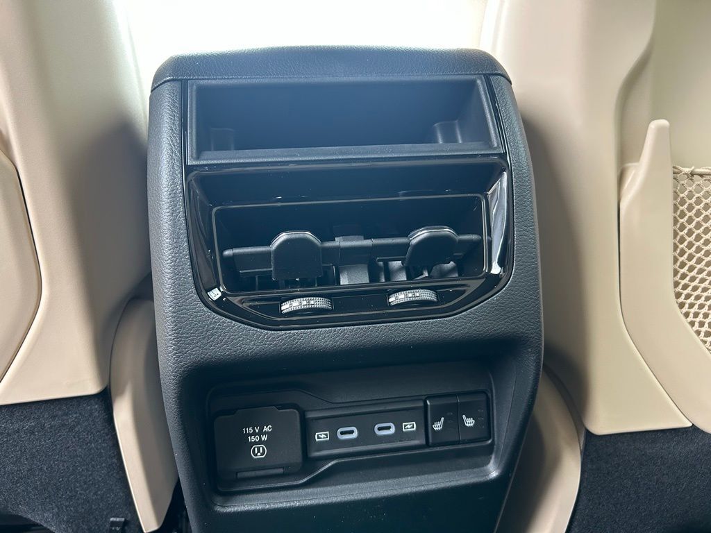 2026 Jeep Grand Cherokee Limited Crestwood KY