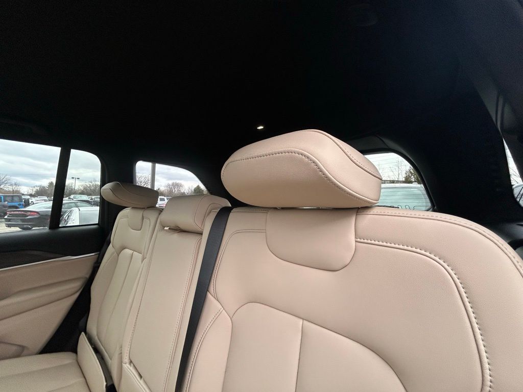 2026 Jeep Grand Cherokee Limited Crestwood KY