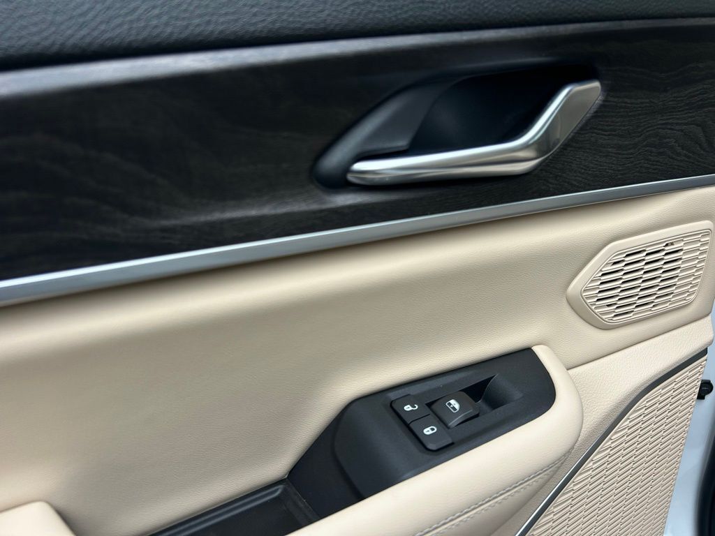 2026 Jeep Grand Cherokee Limited Crestwood KY