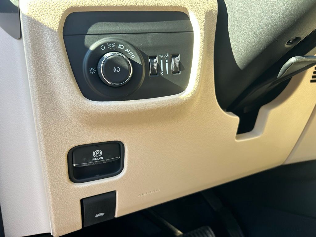 2026 Jeep Grand Cherokee Limited Crestwood KY