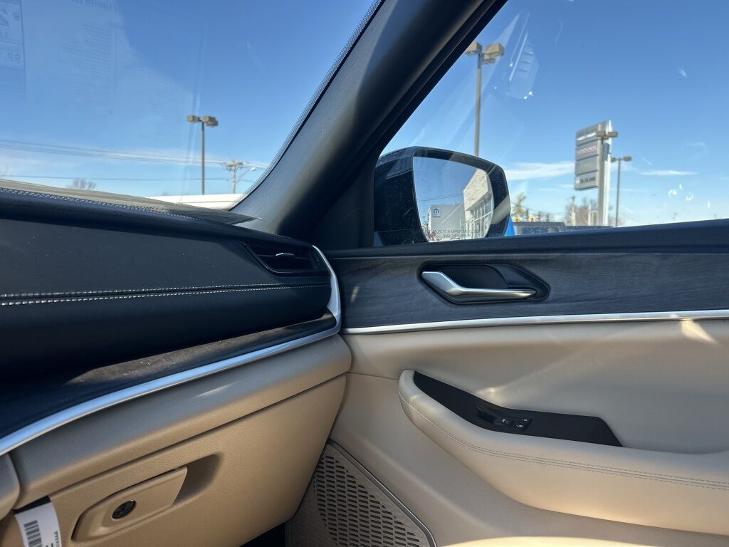 2026 Jeep Grand Cherokee Limited Crestwood KY