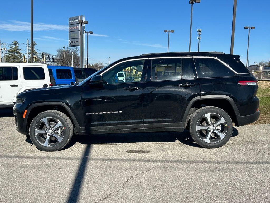 2026 Jeep Grand Cherokee Limited Crestwood KY