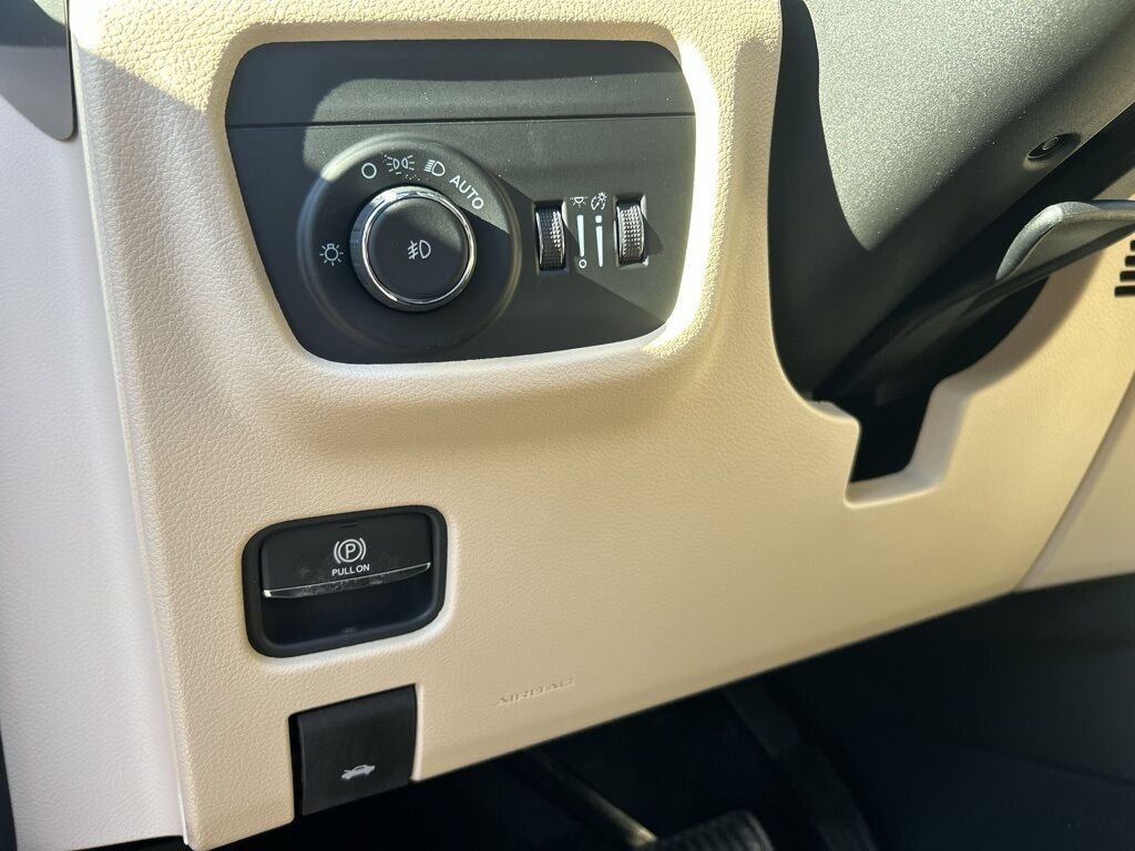 2026 Jeep Grand Cherokee Limited Crestwood KY