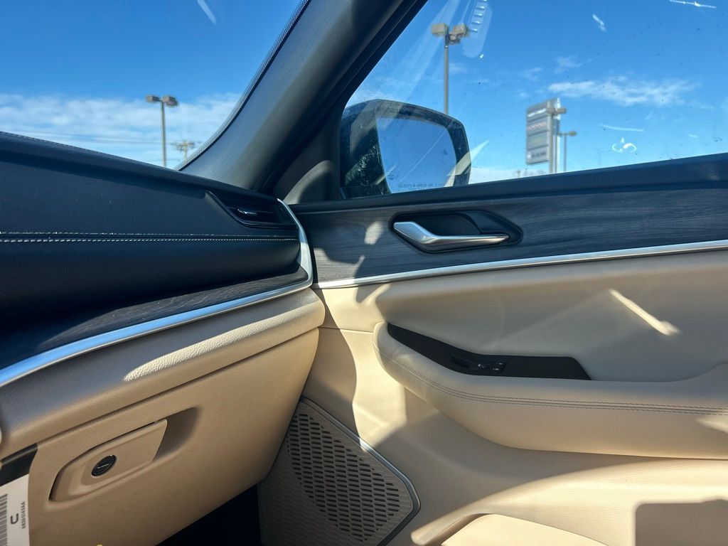 2026 Jeep Grand Cherokee Limited Crestwood KY