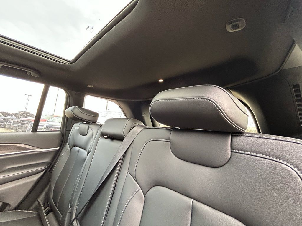 2026 Jeep Grand Cherokee Limited Crestwood KY