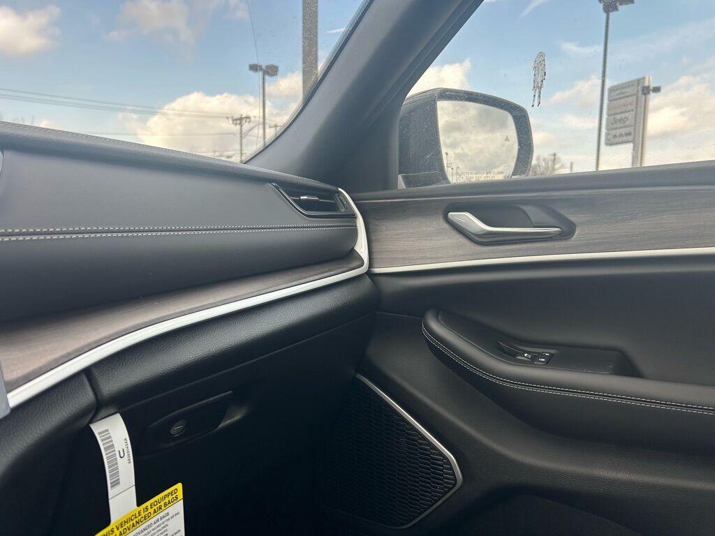 2026 Jeep Grand Cherokee Limited Crestwood KY