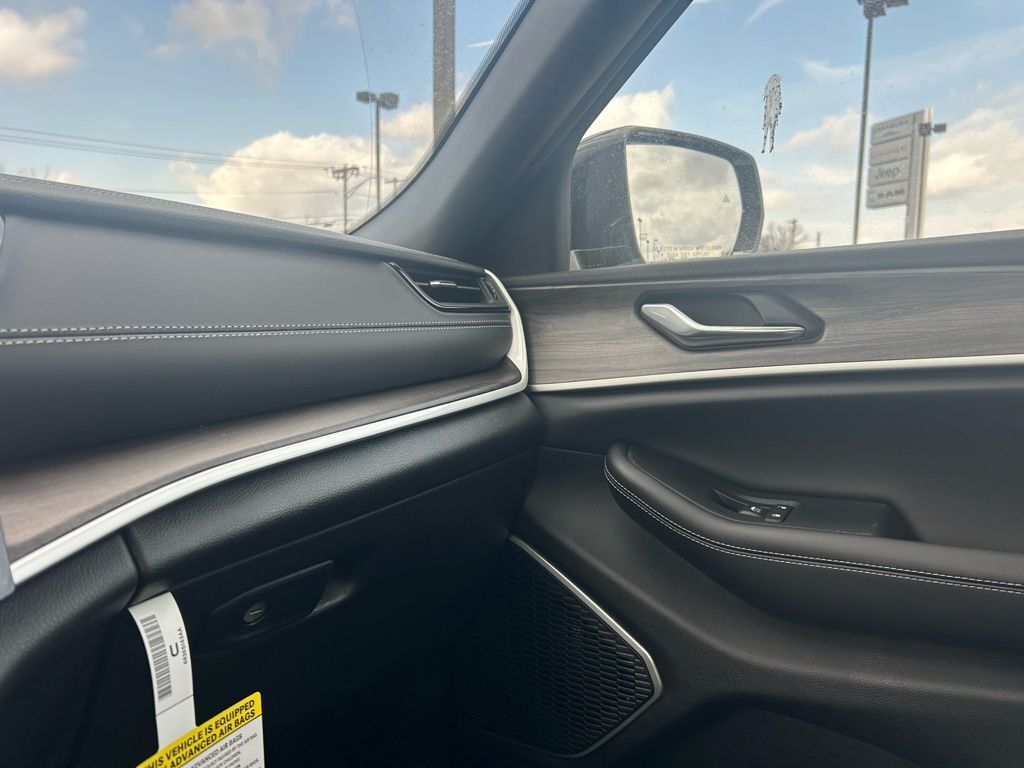 2026 Jeep Grand Cherokee Limited Crestwood KY