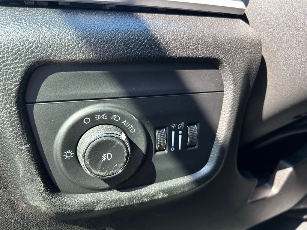 2026 Jeep Grand Cherokee Limited Crestwood KY