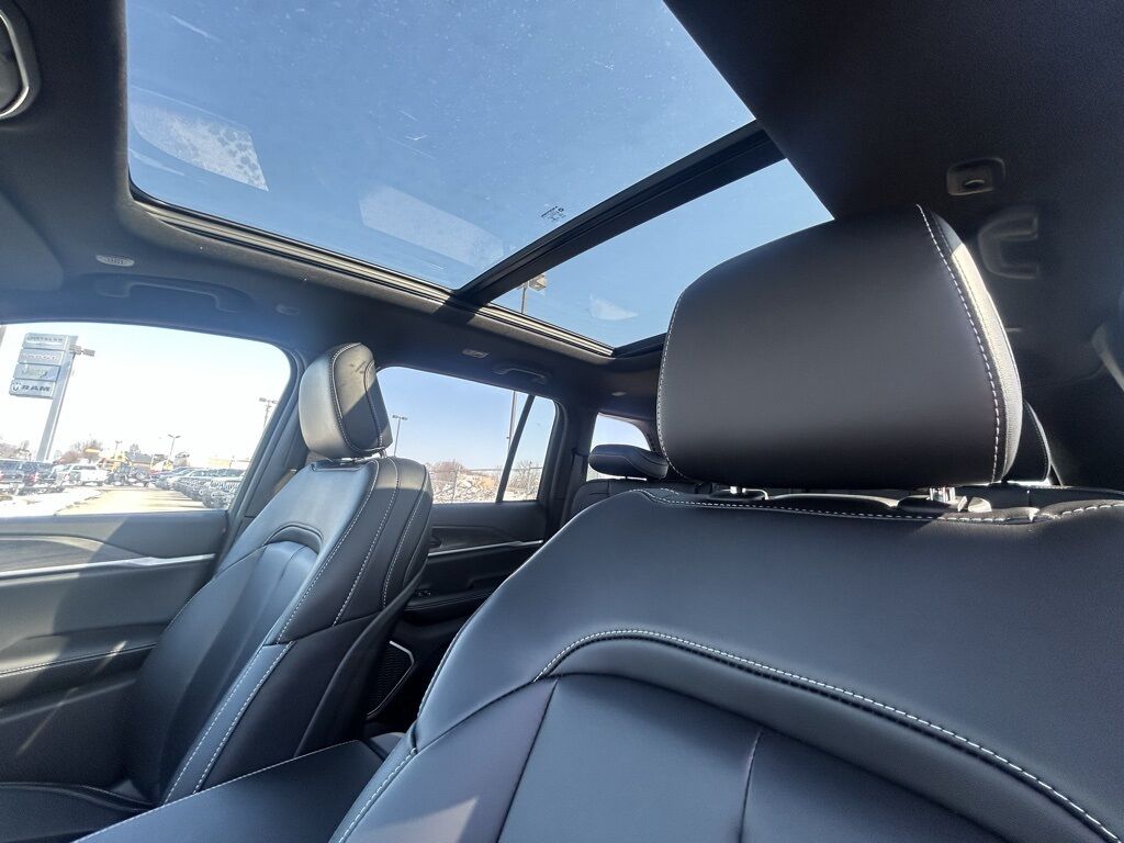 2026 Jeep Grand Cherokee Limited Crestwood KY