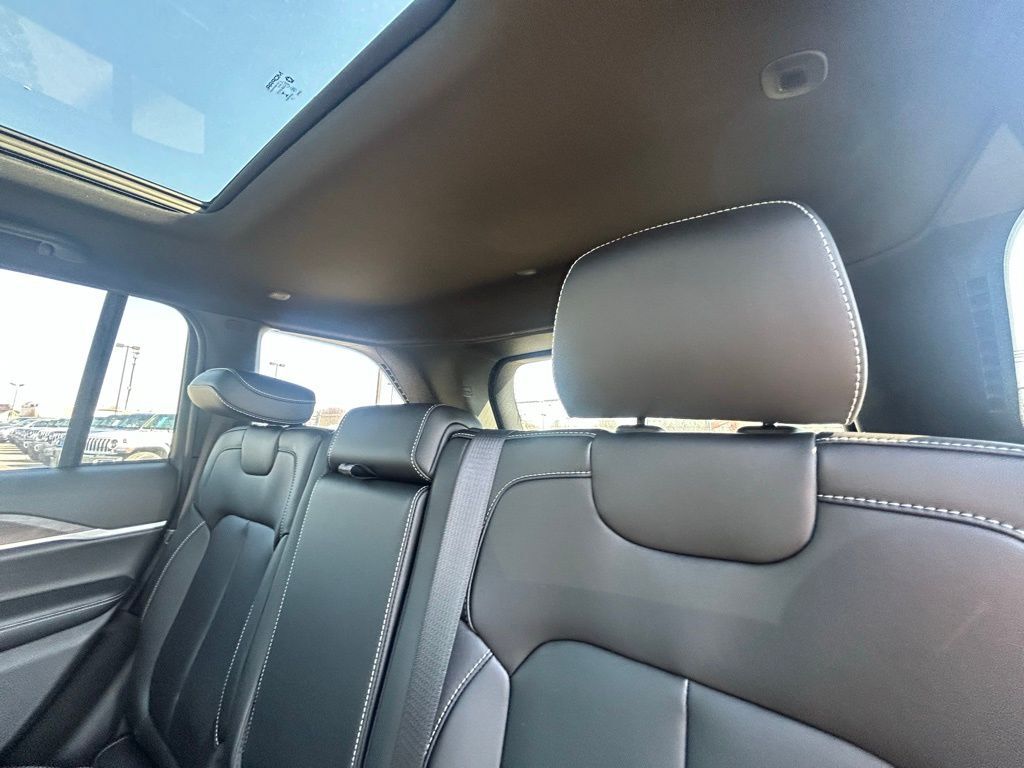 2026 Jeep Grand Cherokee Limited Crestwood KY