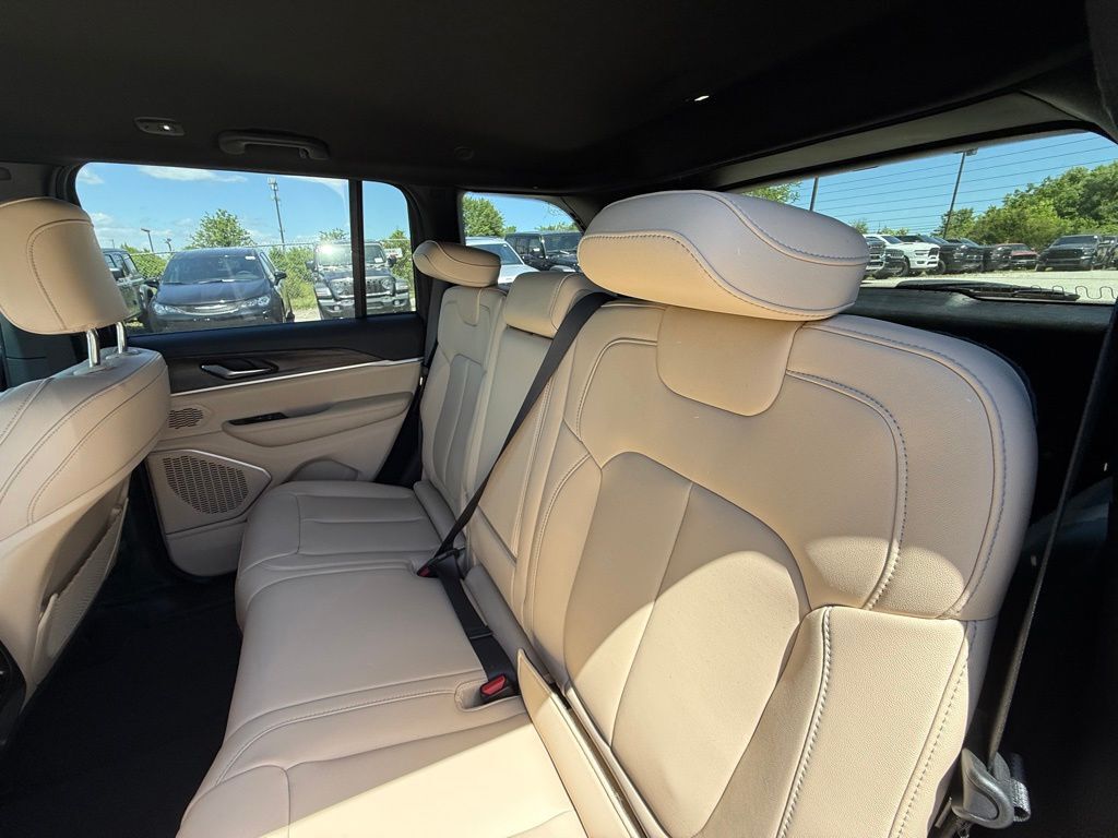 2026 Jeep Grand Cherokee Limited Crestwood KY