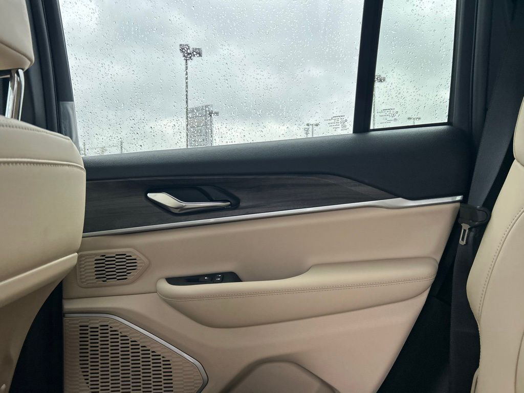 2026 Jeep Grand Cherokee Limited Crestwood KY