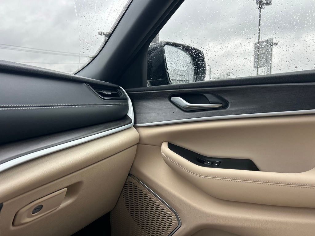 2026 Jeep Grand Cherokee Limited Crestwood KY