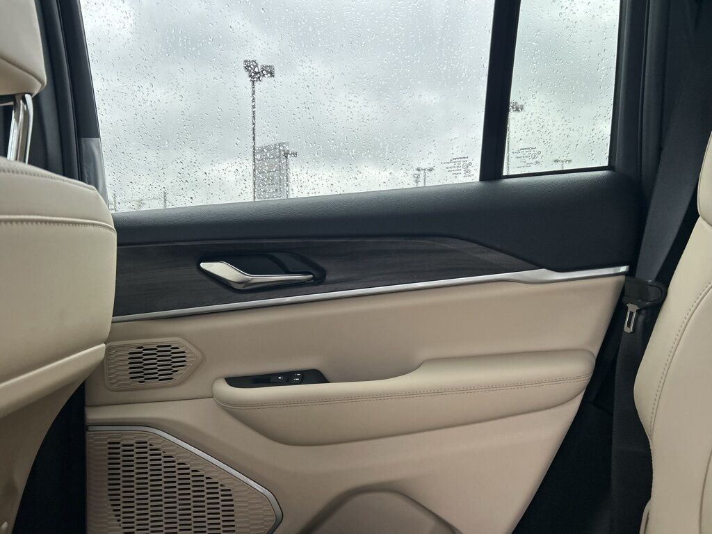 2026 Jeep Grand Cherokee Limited Crestwood KY