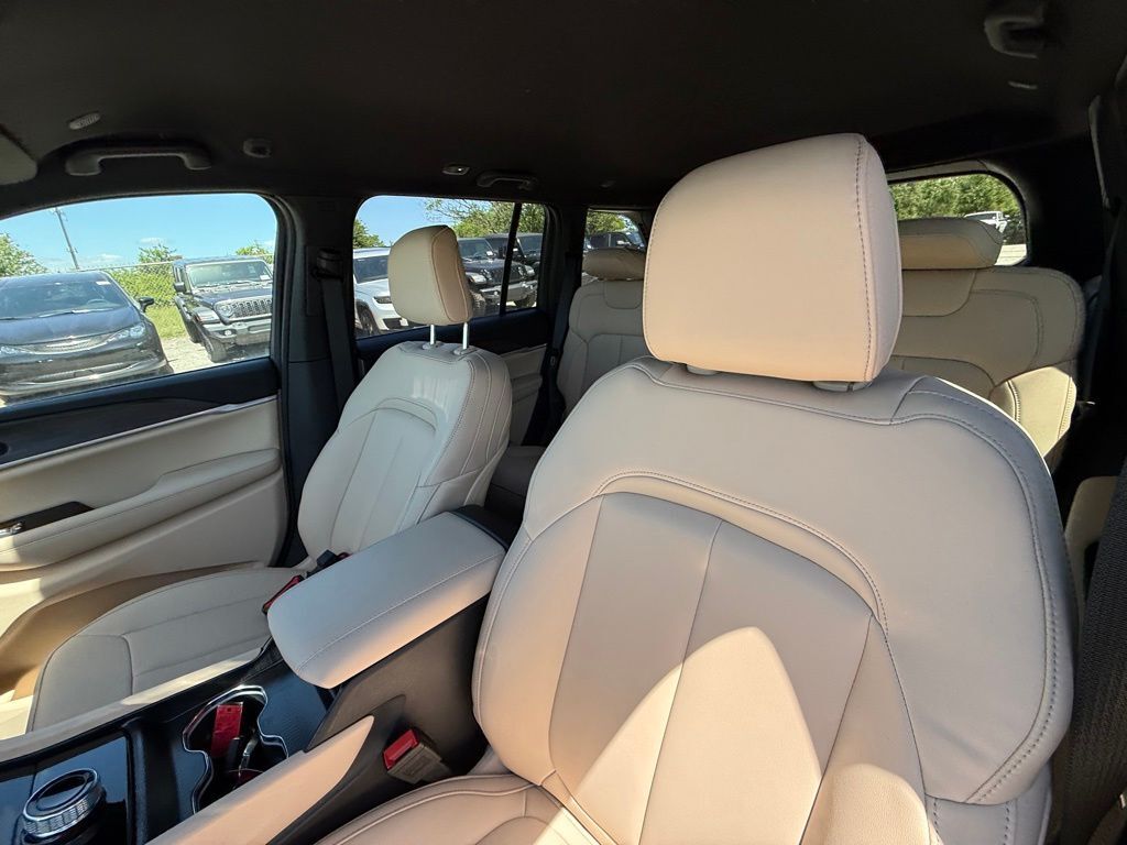 2026 Jeep Grand Cherokee Limited Crestwood KY