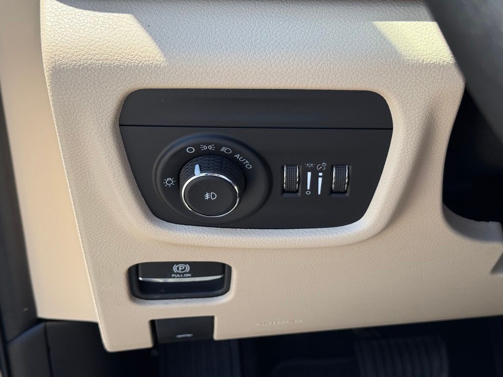 2026 Jeep Grand Cherokee Limited Crestwood KY