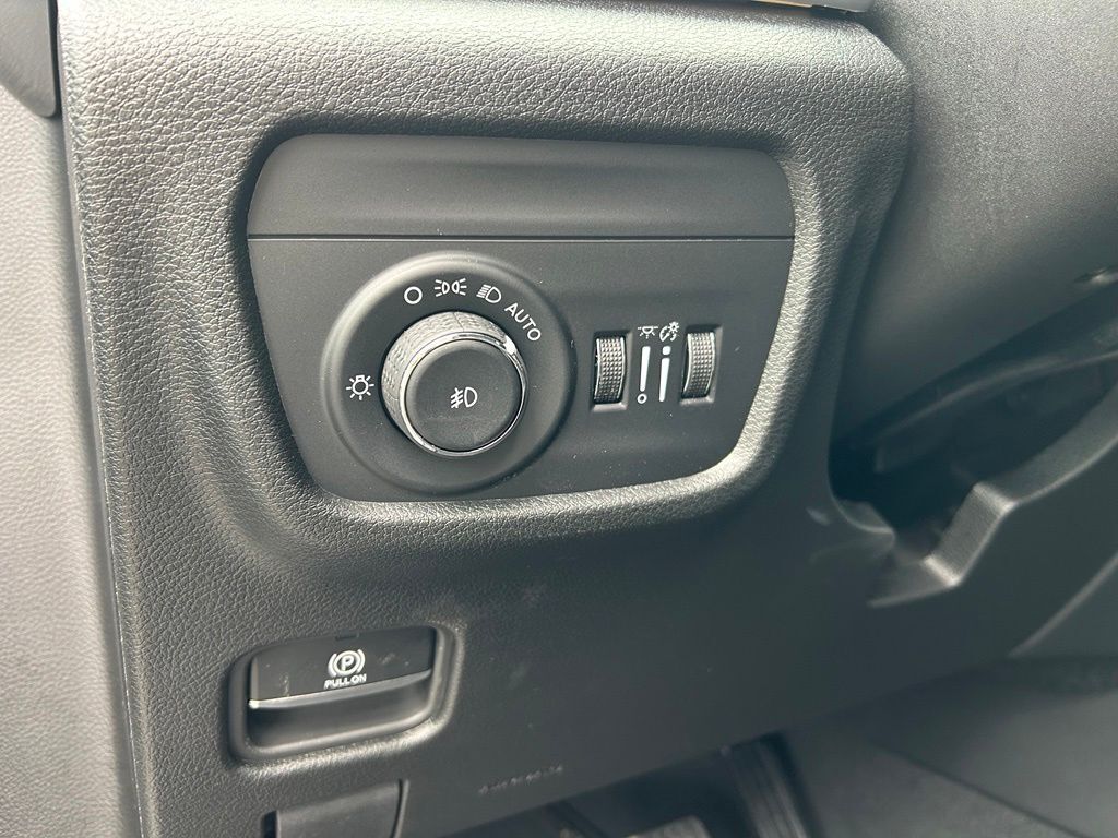 2026 Jeep Grand Cherokee Limited Crestwood KY