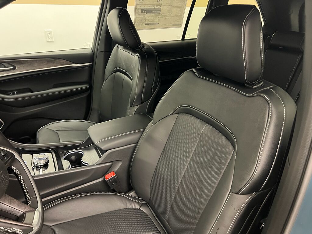 2026 Jeep Grand Cherokee Limited Reserve