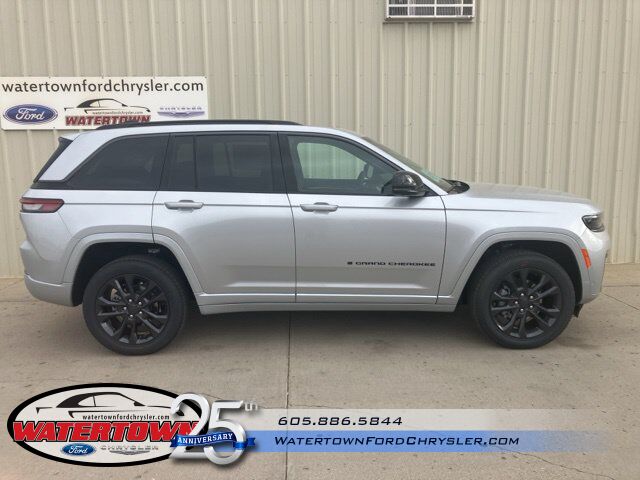2026 Jeep Grand Cherokee Limited Reserve