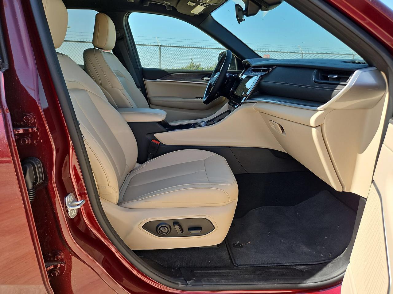 2026 Jeep Grand Cherokee Limited Castroville TX