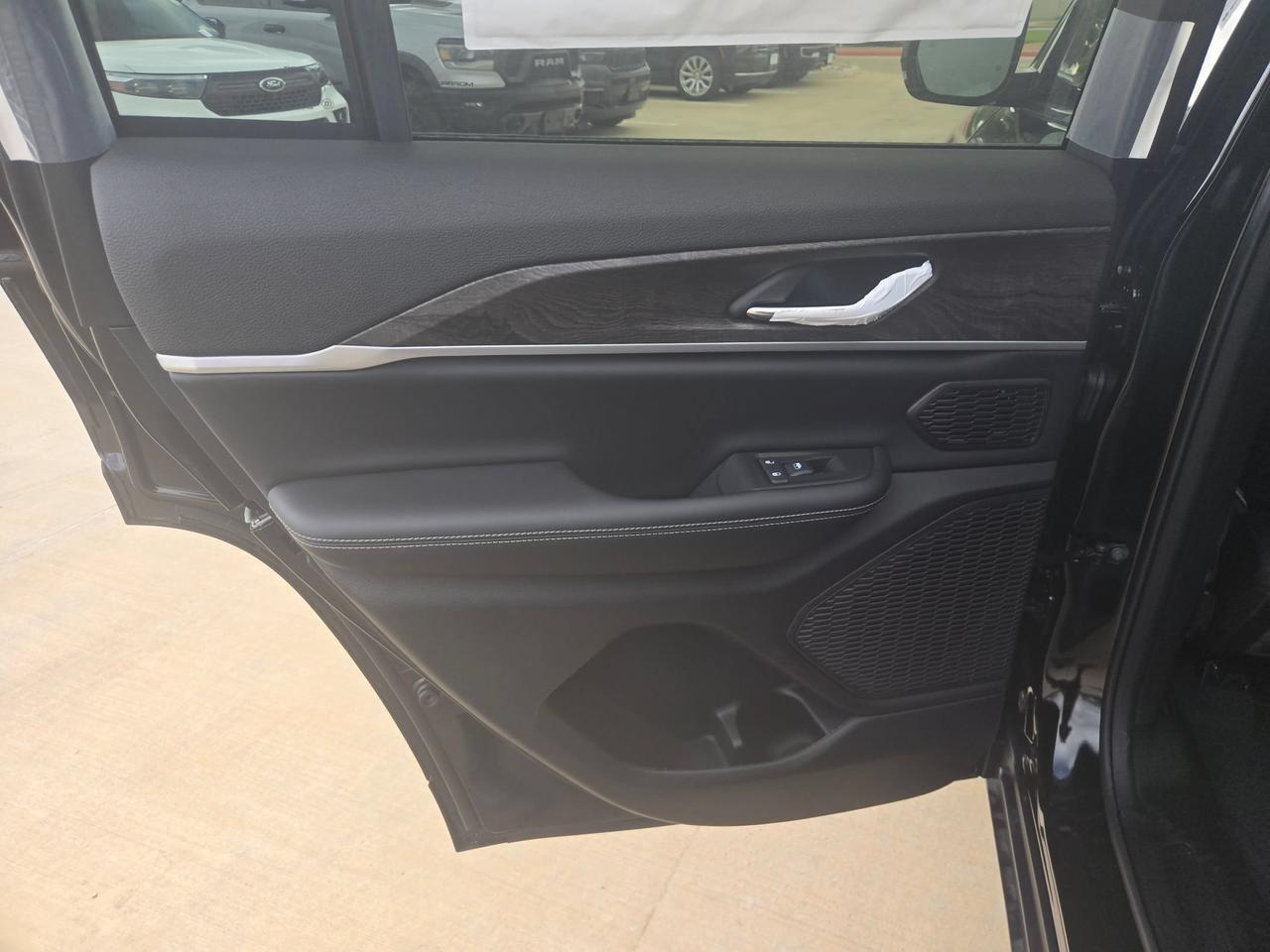 2026 Jeep Grand Cherokee Limited Castroville TX