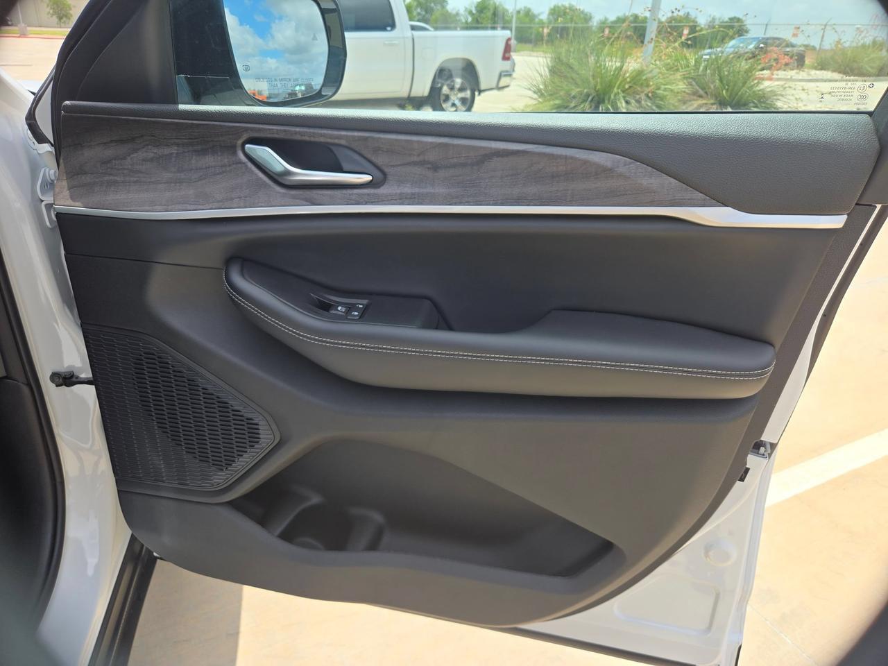 2026 Jeep Grand Cherokee Limited Castroville TX