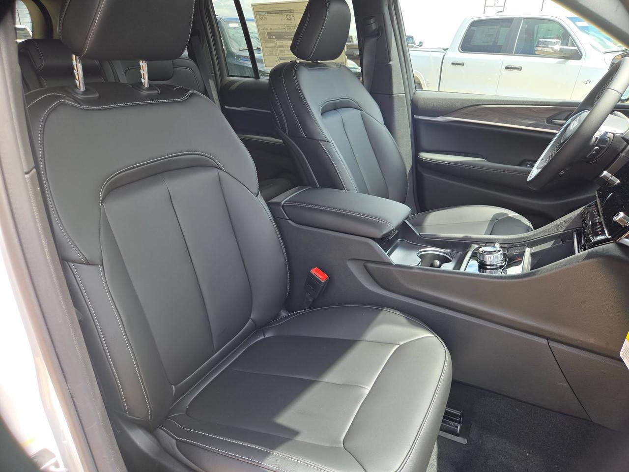 2026 Jeep Grand Cherokee Limited Castroville TX