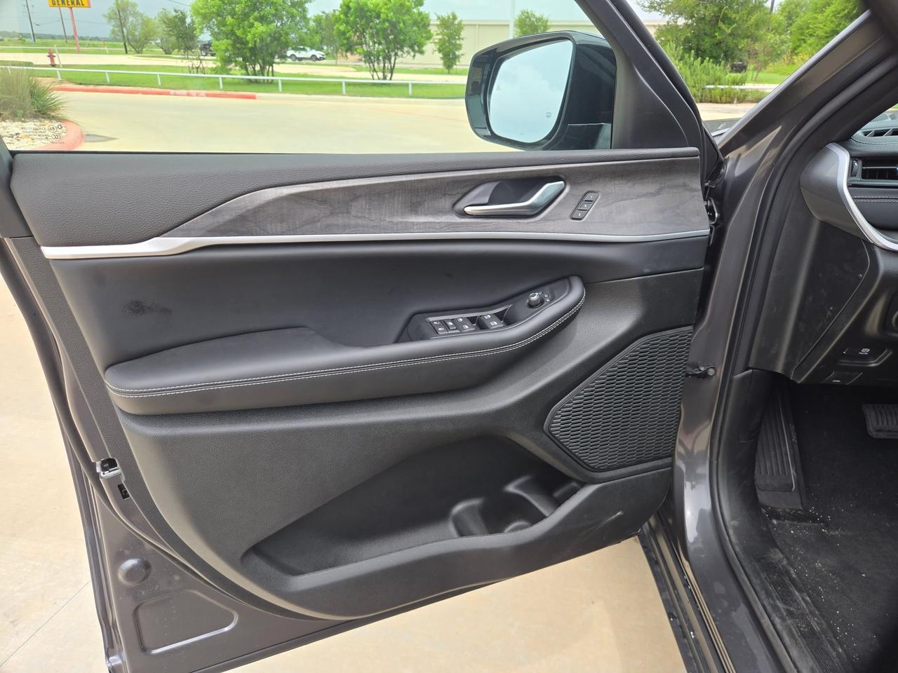 2026 Jeep Grand Cherokee Limited Castroville TX