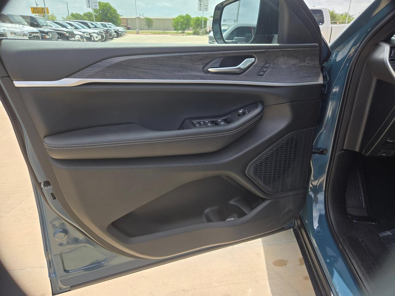 2026 Jeep Grand Cherokee Limited Castroville TX