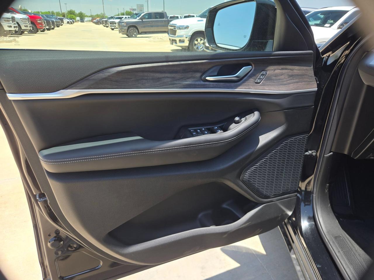 2026 Jeep Grand Cherokee Limited Castroville TX