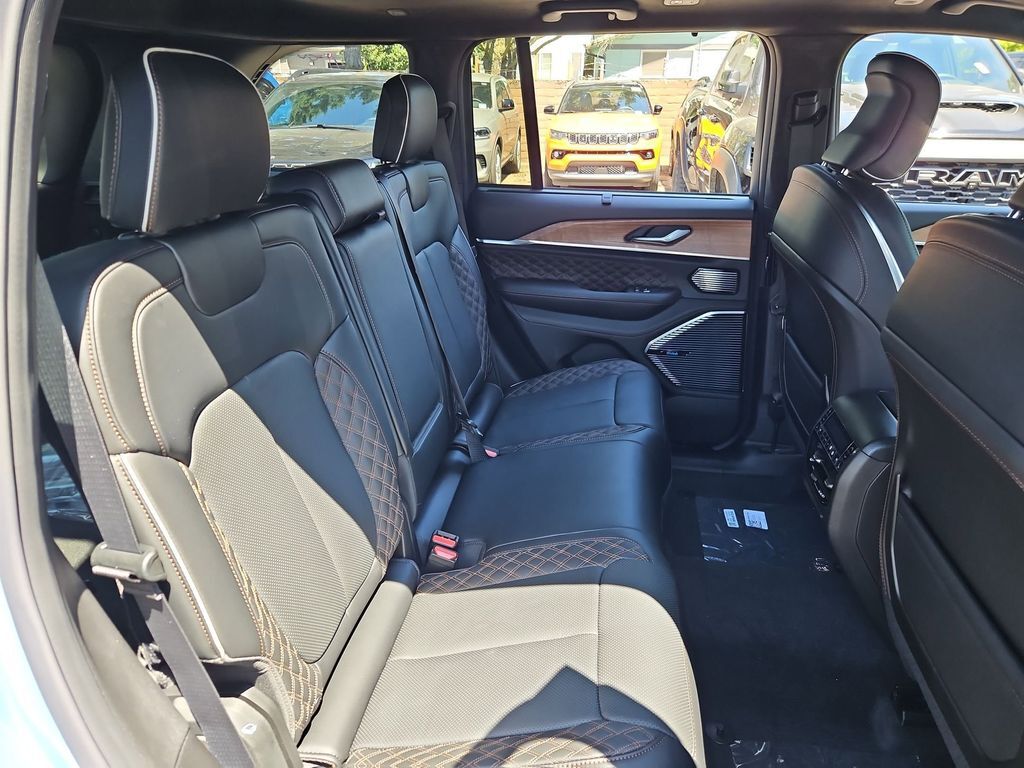 2026 Jeep Grand Cherokee Summit Gresham OR
