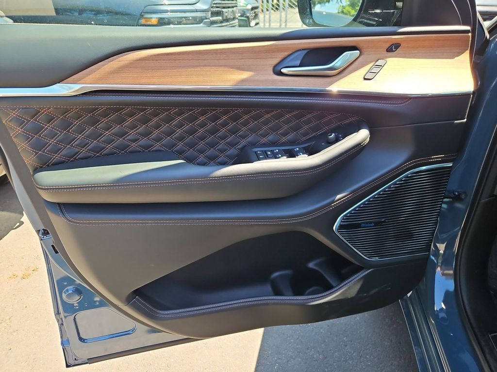 2026 Jeep Grand Cherokee Summit Gresham OR