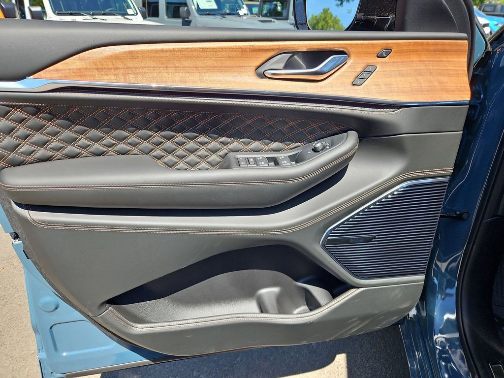 2026 Jeep Grand Cherokee Summit Gresham OR