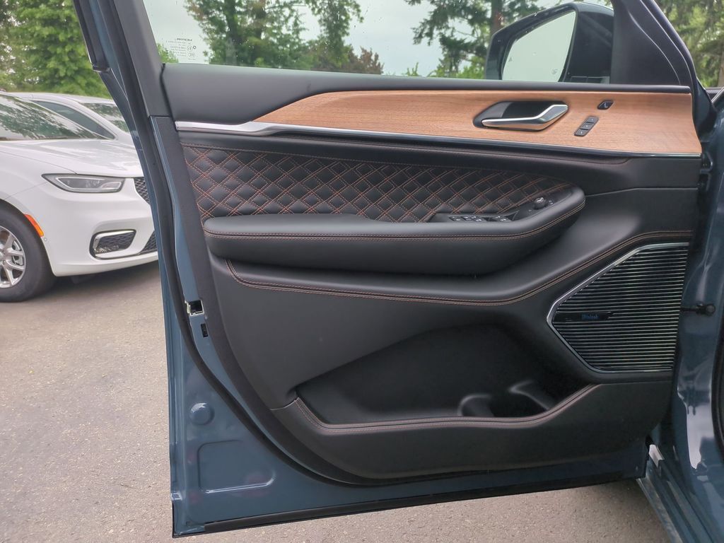 2026 Jeep Grand Cherokee Summit Gresham OR