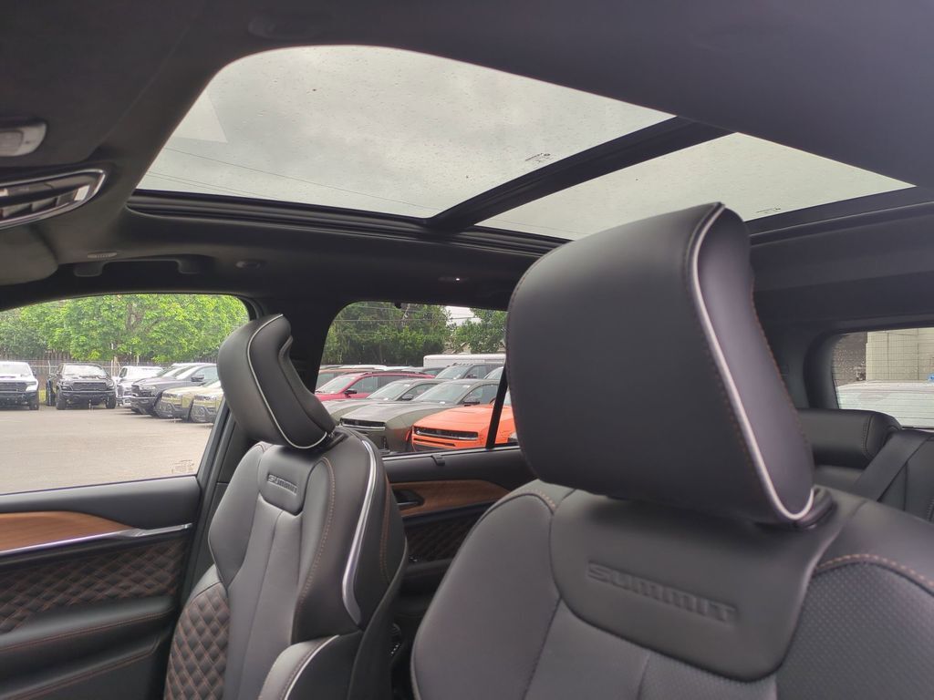 2026 Jeep Grand Cherokee Summit Gresham OR