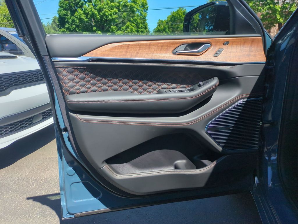 2026 Jeep Grand Cherokee Summit Gresham OR