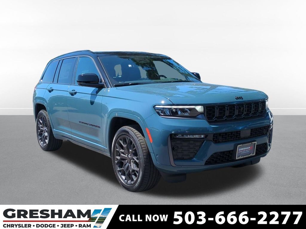 2026 Jeep Grand Cherokee Summit 4x4's photo