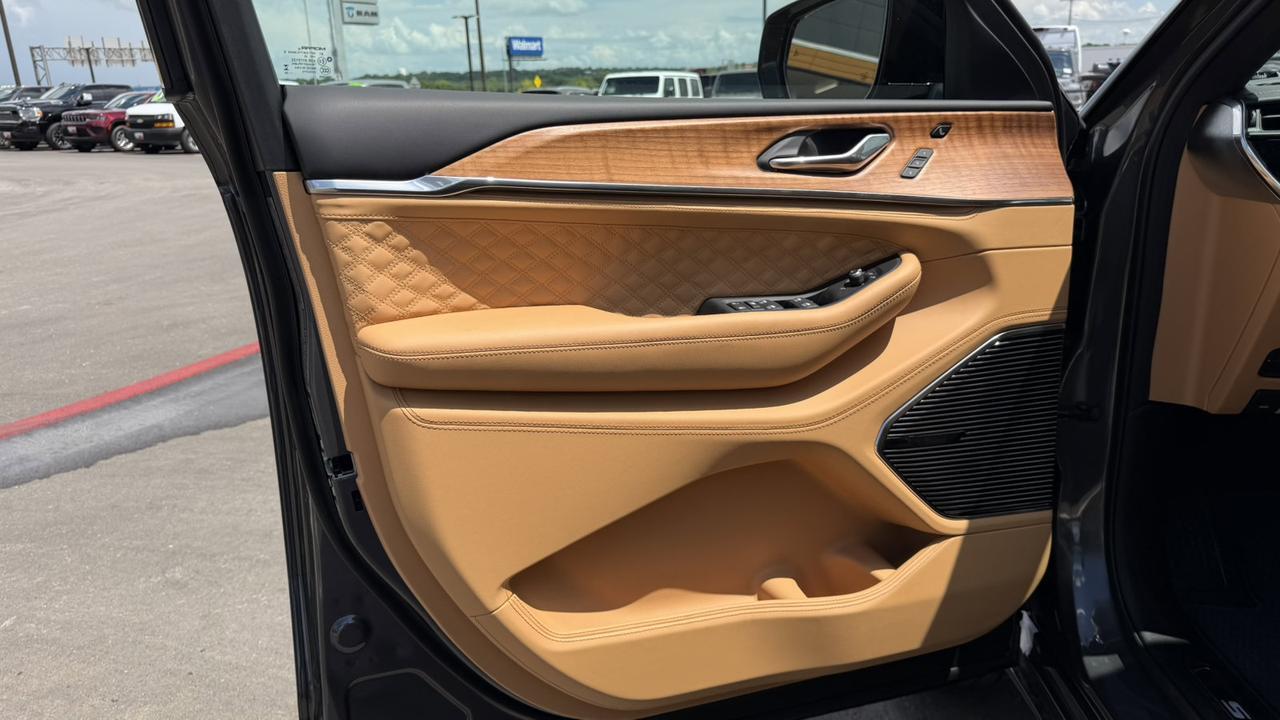 2026 Jeep Grand Cherokee Summit New Braunfels TX