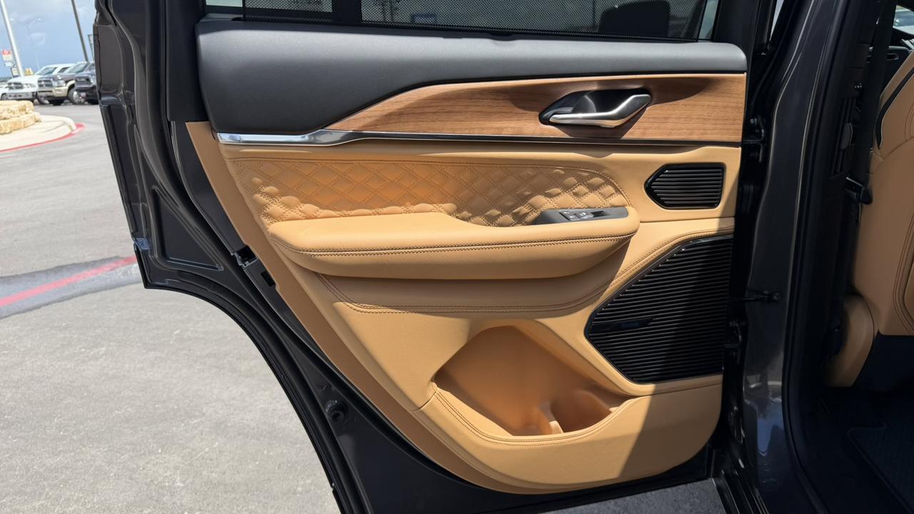 2026 Jeep Grand Cherokee Summit New Braunfels TX
