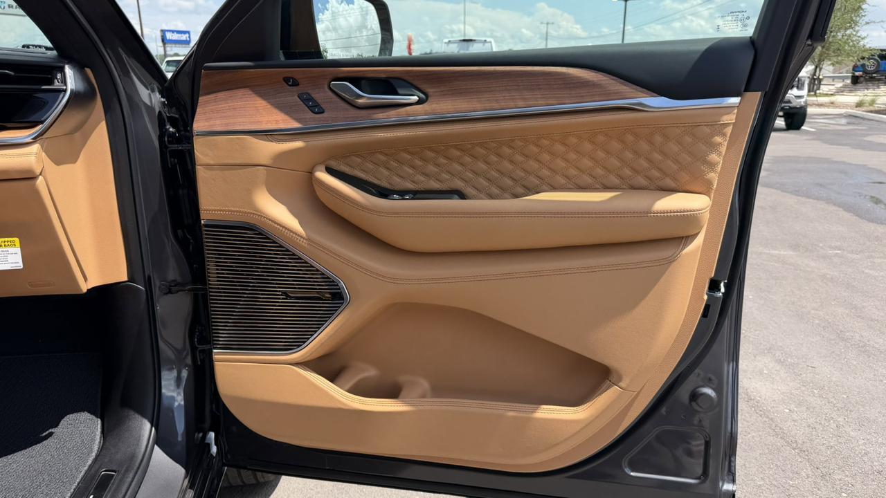 2026 Jeep Grand Cherokee Summit New Braunfels TX