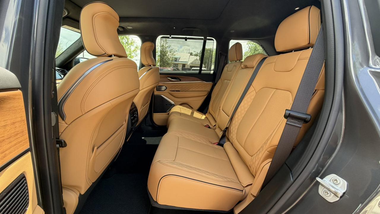 2026 Jeep Grand Cherokee Summit New Braunfels TX