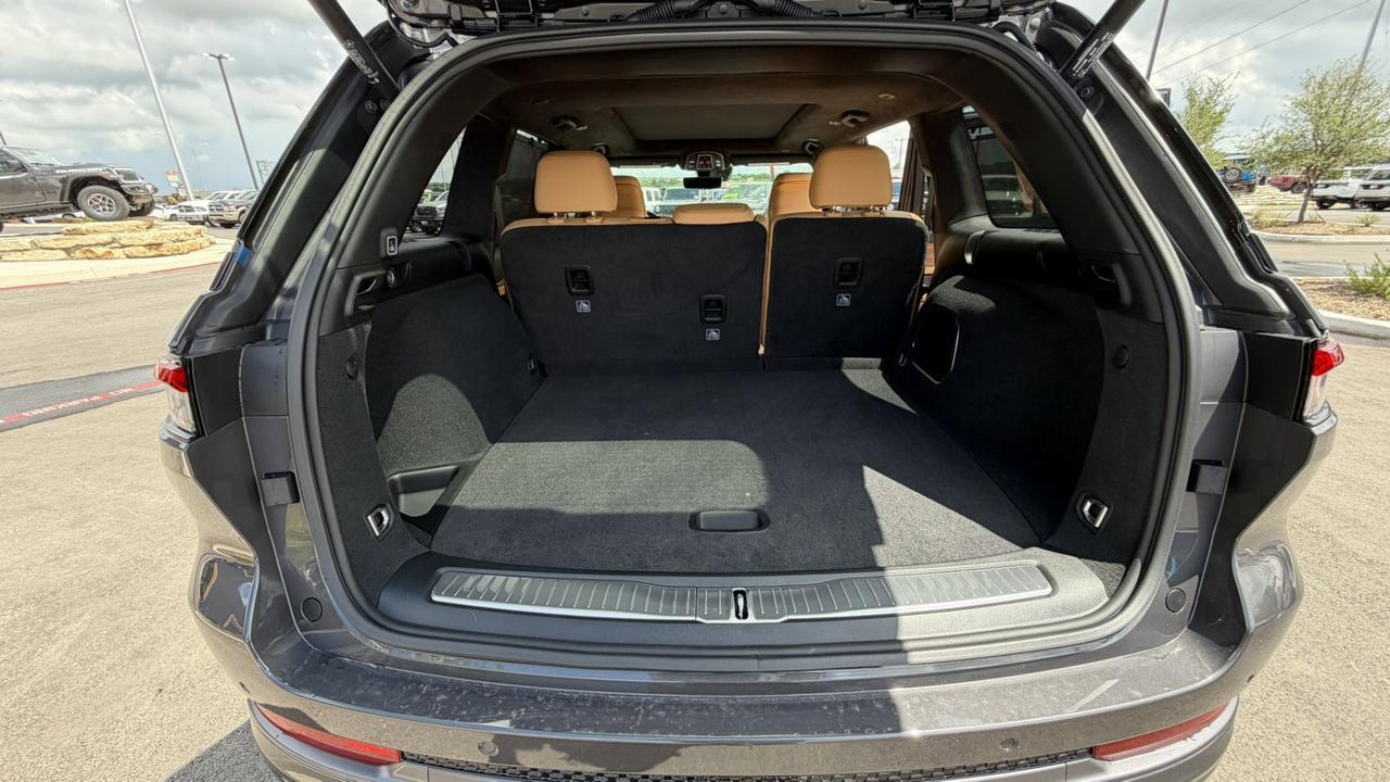 2026 Jeep Grand Cherokee Summit New Braunfels TX