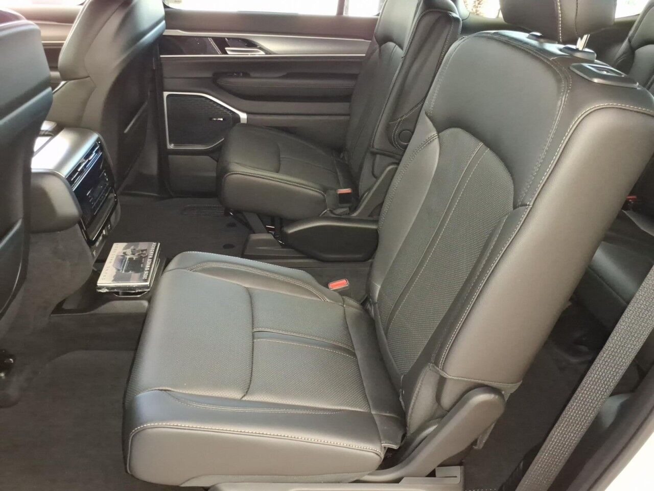 2026 Jeep Grand Wagoneer Uvalde TX