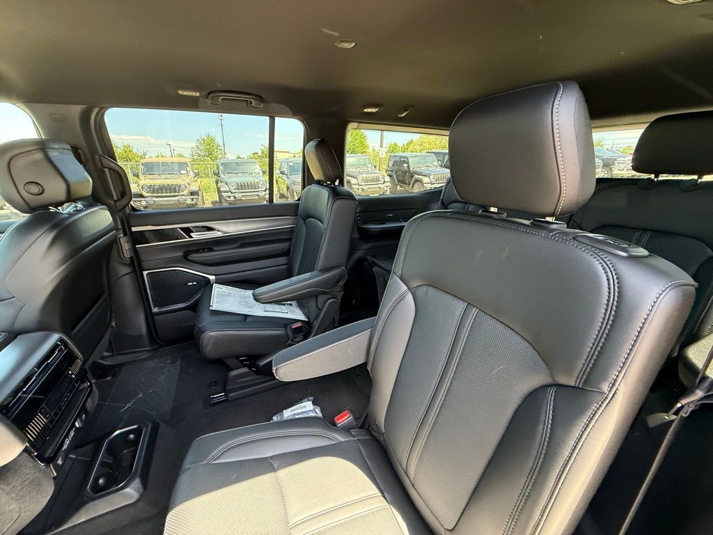 2026 Jeep Grand Wagoneer Crestwood KY